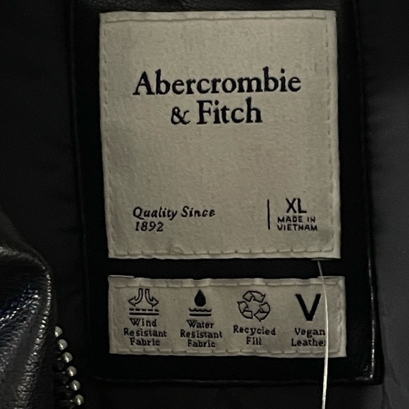 Woman’s Puffy Abercrombie and Fitch Jacket - Picture 2 of 6